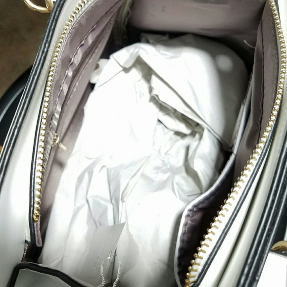 Handbag - Picture 5 of 5